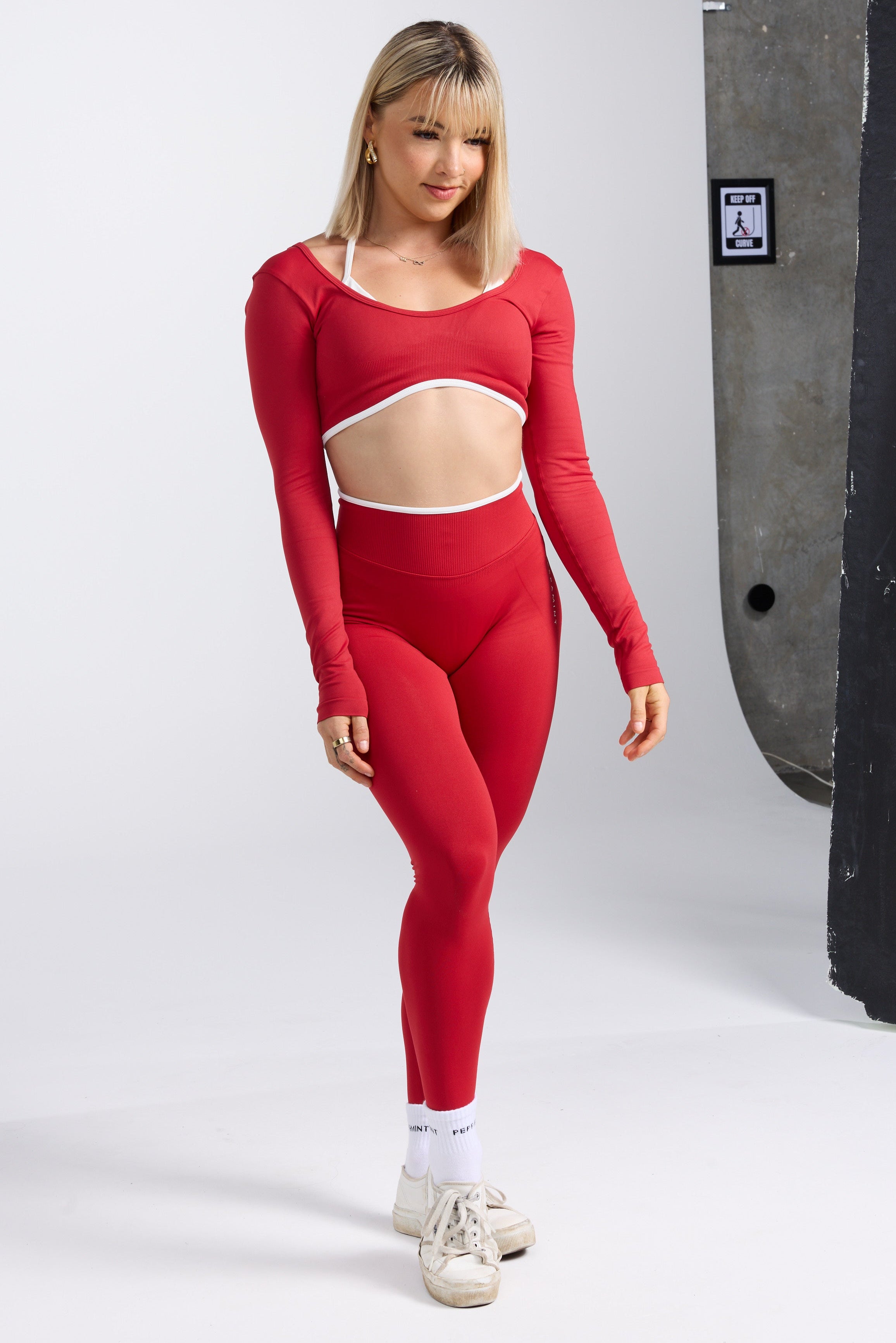 Assentuate Tights - Bright Red