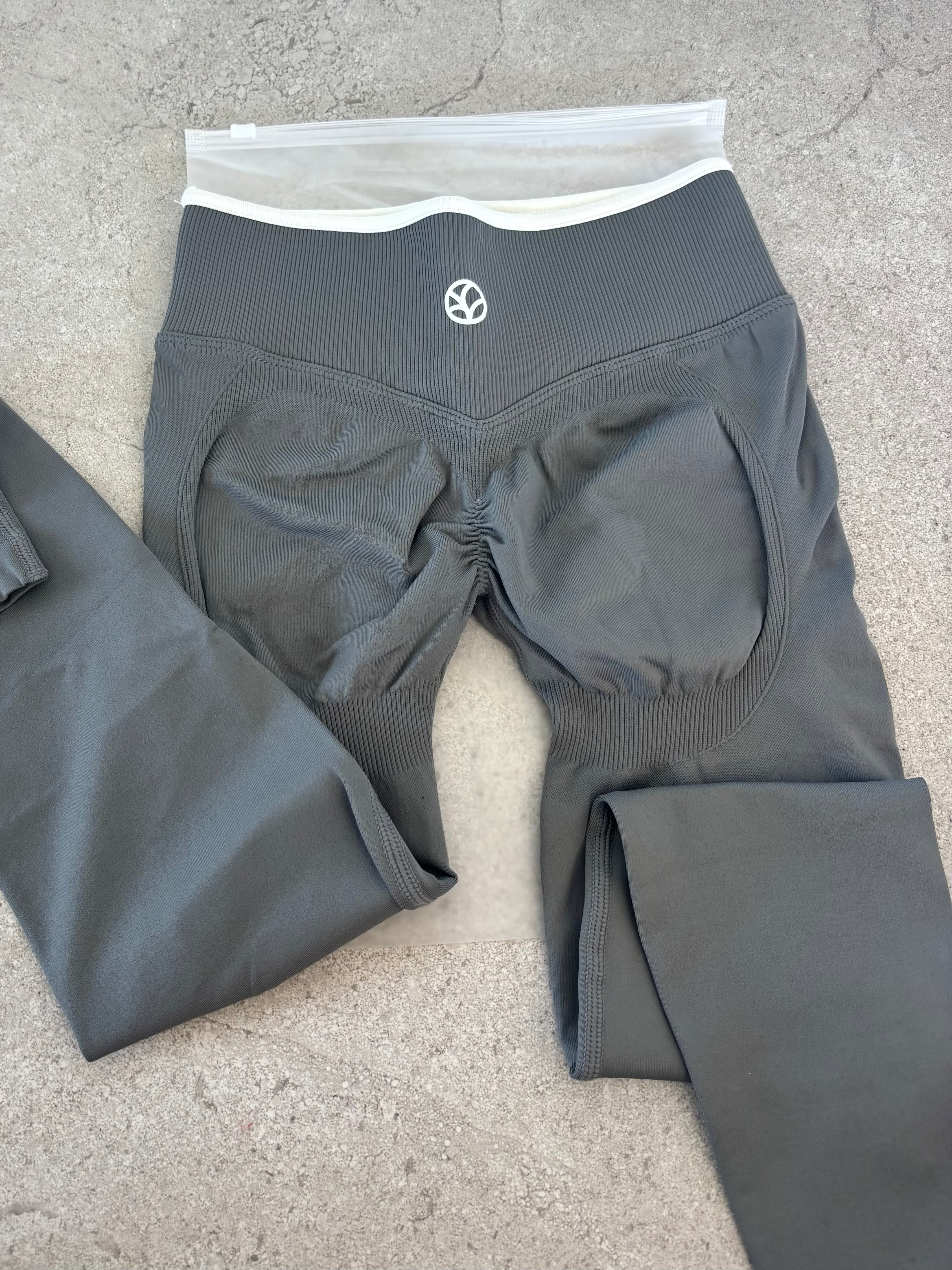 Assentuate Tights - Graphite - Size XS