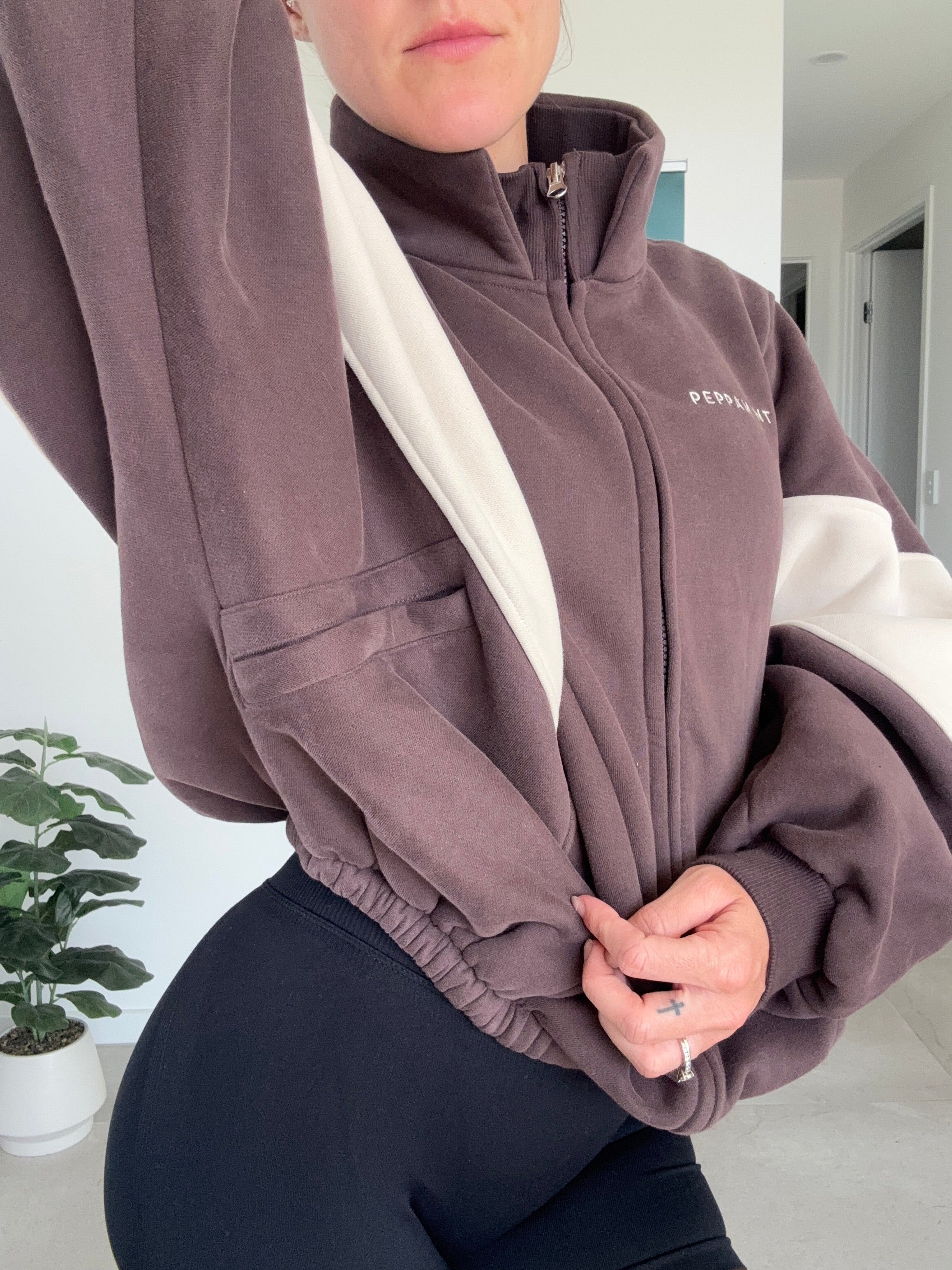 Two Tone Batwing Fleece Cocoa/Cream (UNRELEASED SAMPLE) Size XS/S