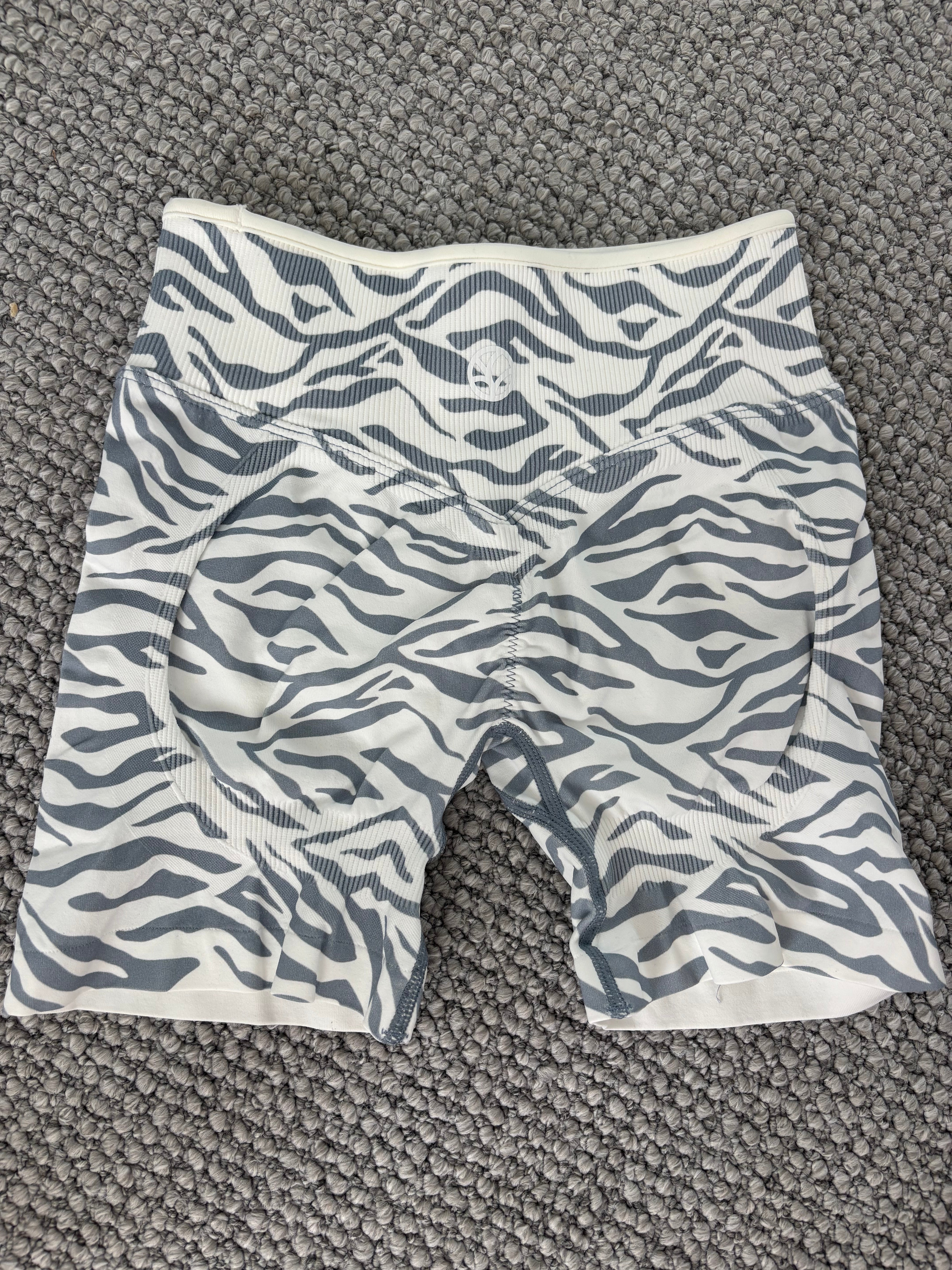 Assentuate Shorts - White Zebra