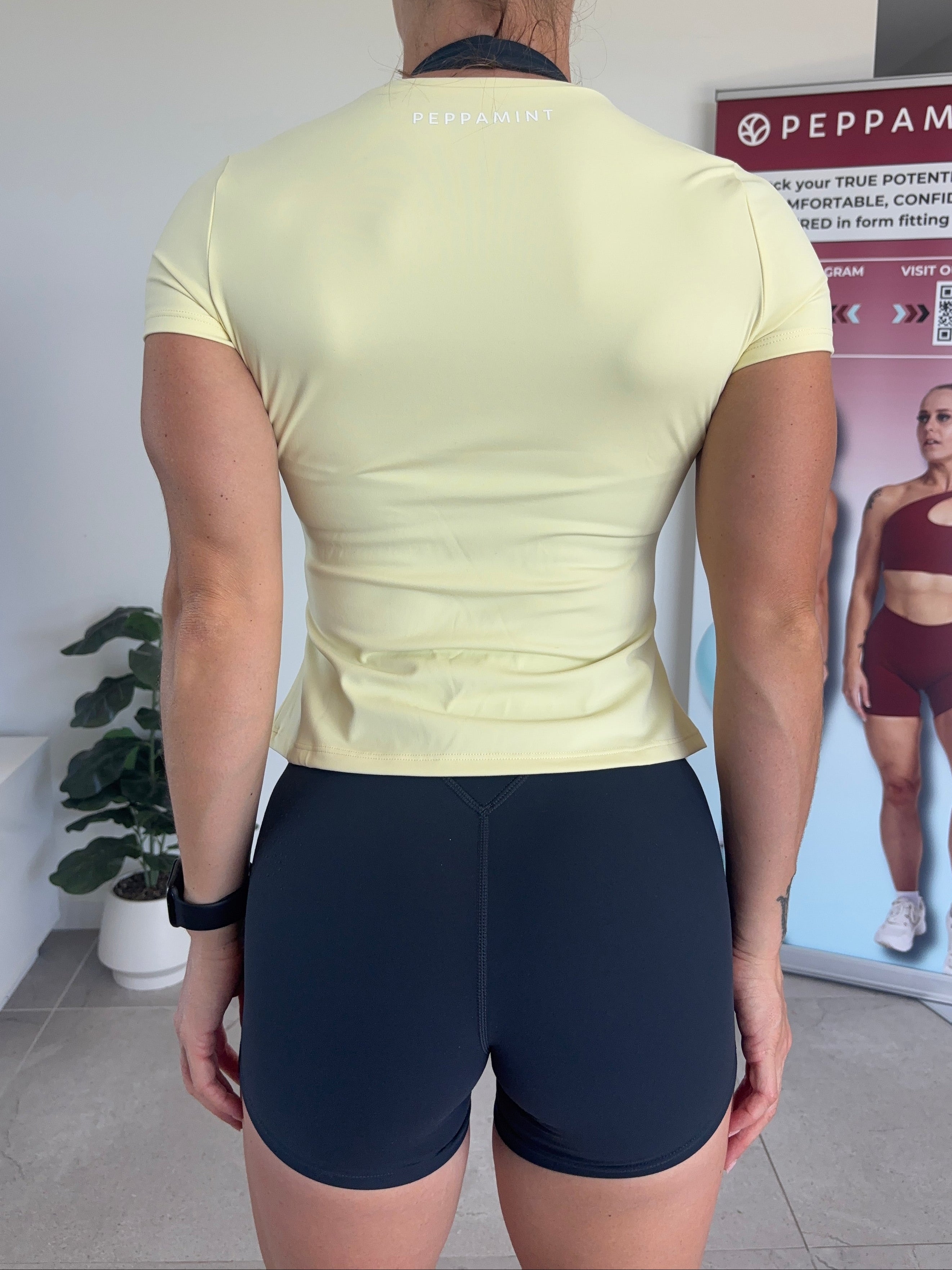 T-shirt - Yellow - Size S