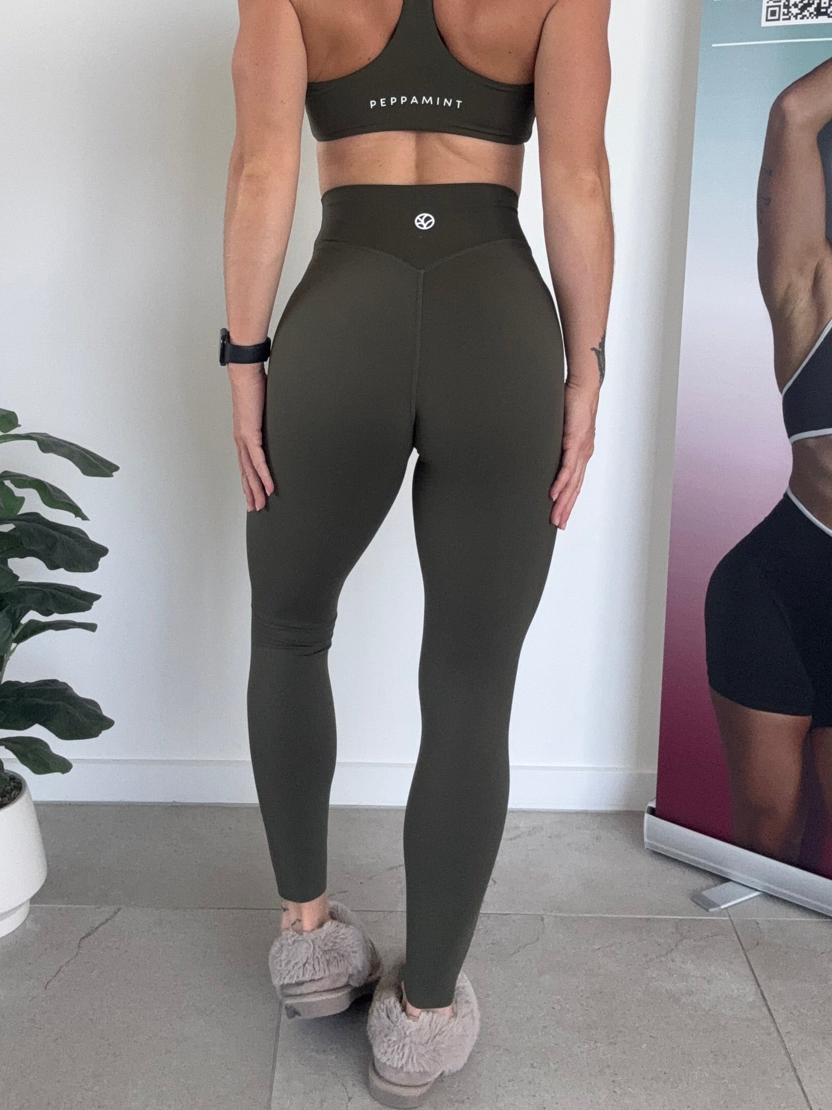 Embody Tights - Olive - Size S