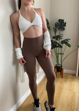 Load image into Gallery viewer, buttery soft tights with seamless front rise in chocolate with soft v shape front rise
