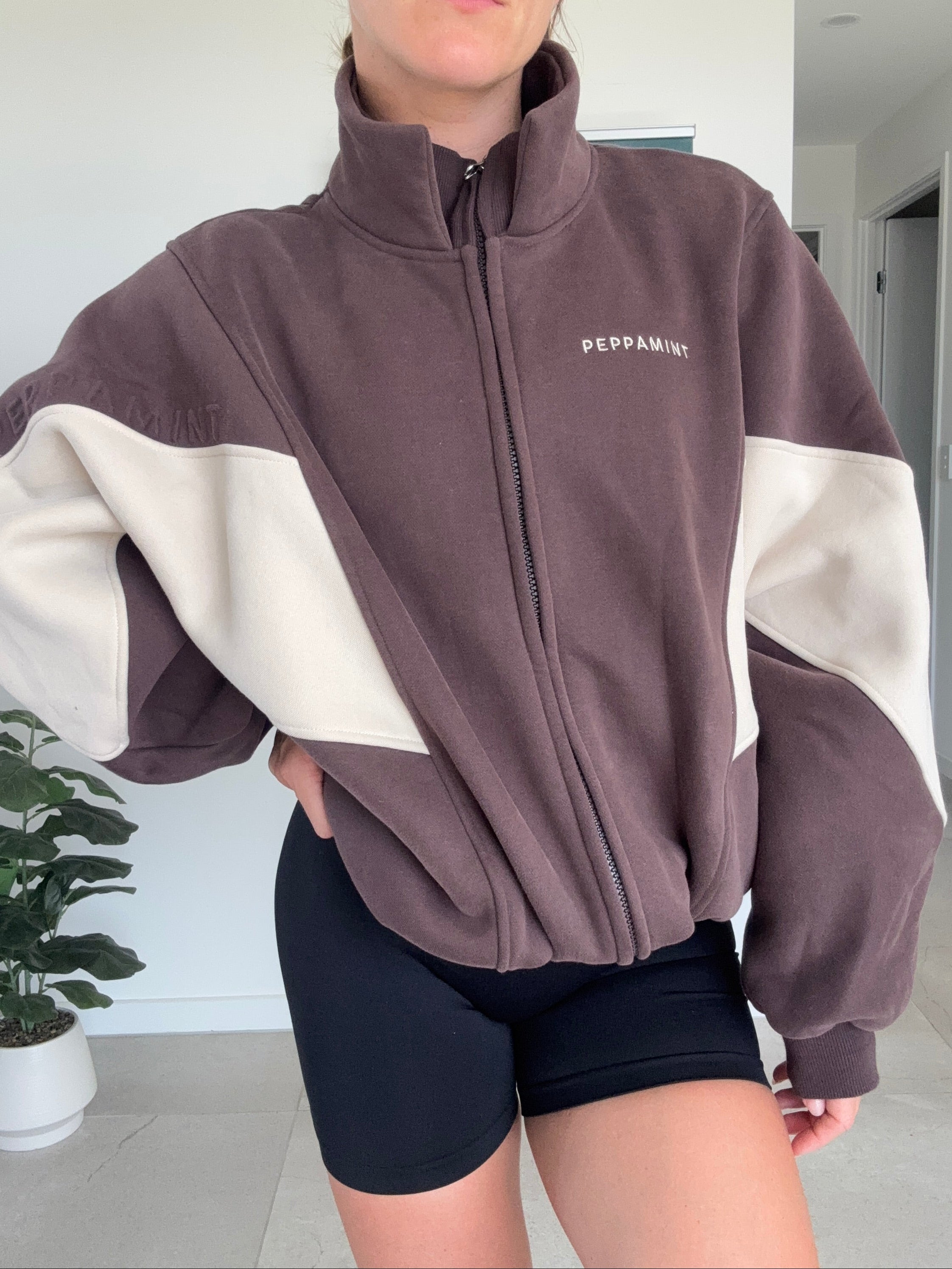 Two Tone Batwing Fleece Cocoa/Cream (UNRELEASED SAMPLE) Size XS/S