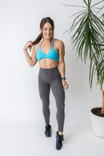 Load image into Gallery viewer, buttery soft highwaist gym tights with no front seam in graphite grey
